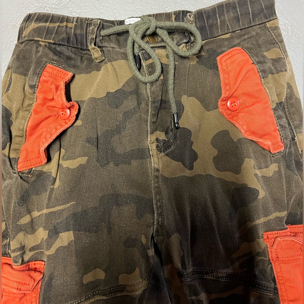 Fashion nova camo orange cargo jogger pants size small - Picture 2 of 6